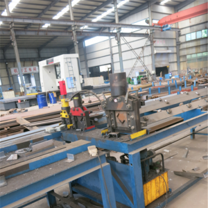 ���F������и�C